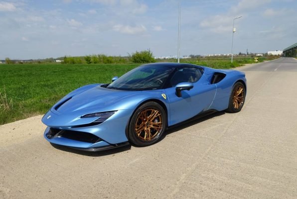 2024-ferrari-sf90-spider-azzurro-california-nevoire-special-vehicles (5)-sd